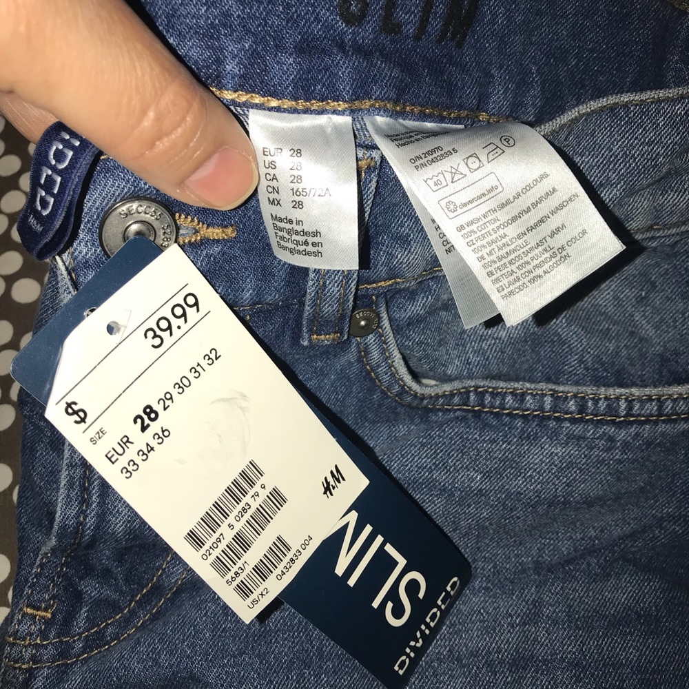 🔥🔥H&M  RIPPED 👖 JEANS - Picture 3 of 7